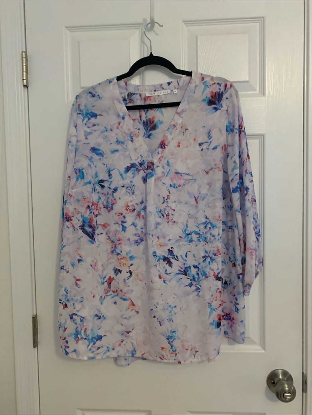 Light Lavender Floral V-Neck Women's Flowy Blouse with Cuffed Sleeves